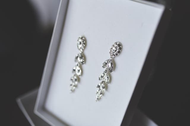How to Choose Wedding Earrings?